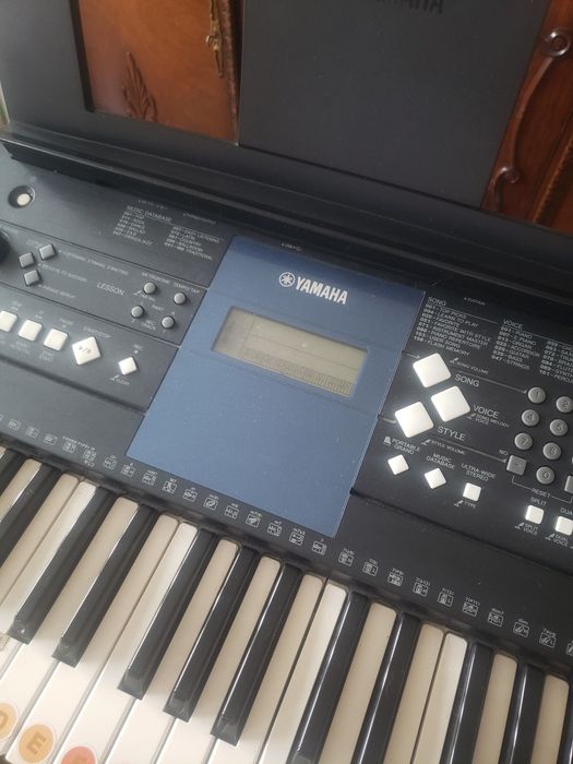 keyboard yamaha ze stojakiem
