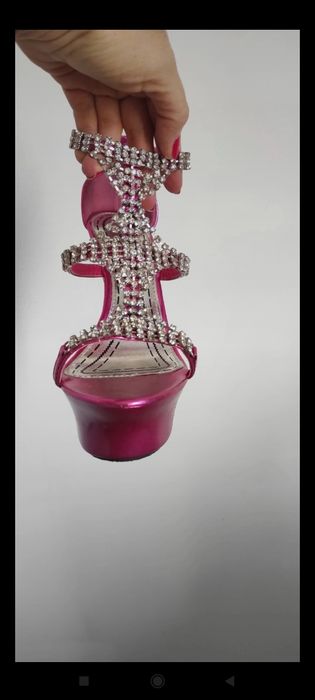 Fuksjowy metaliczne szpilki z kryształkami high heels lato