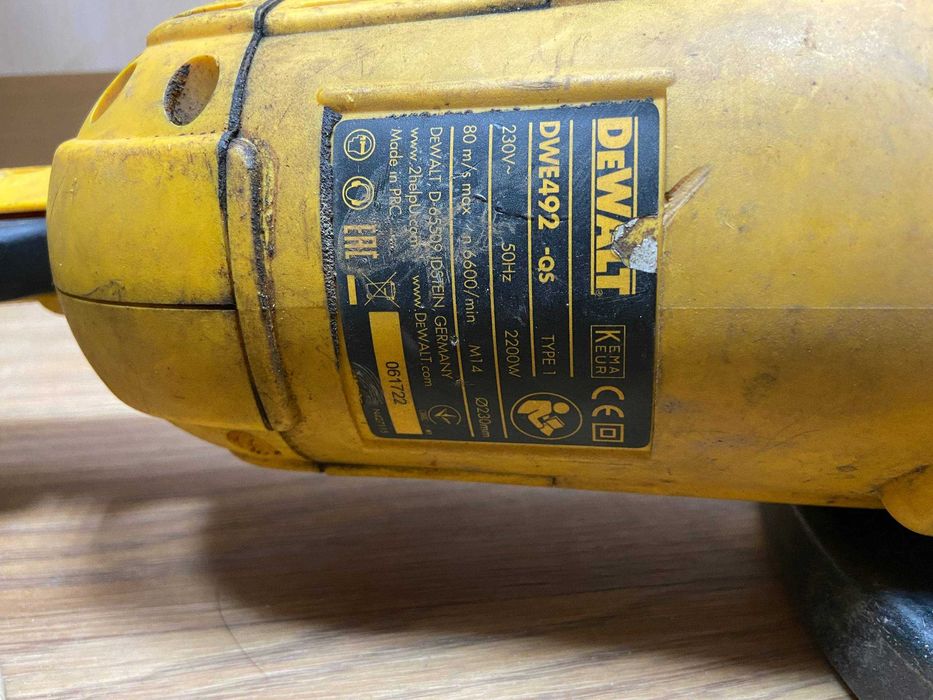 Болгарка Dewalt DWE492