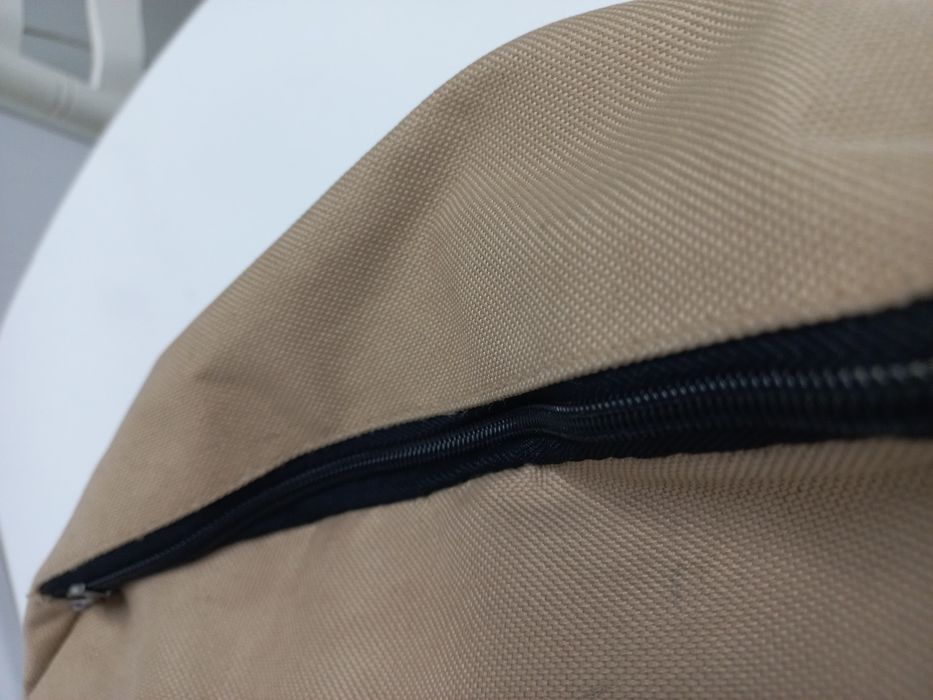 Saco/ mochila ,ajustável. Fecho a funcionar perfeitamente