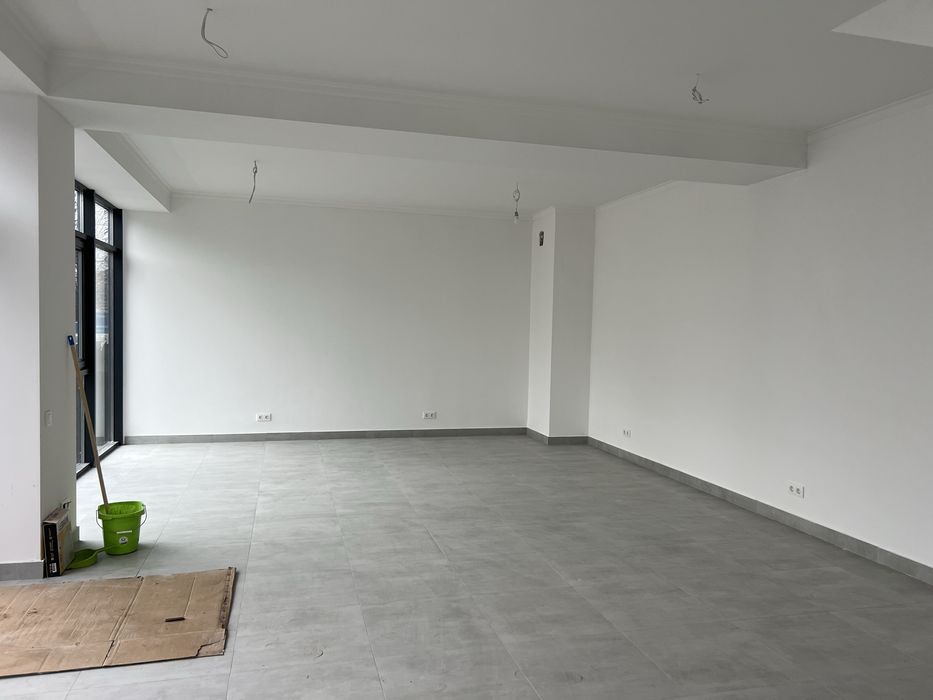 Здається Приміщення на початку вул.Сторожинецькоі  9