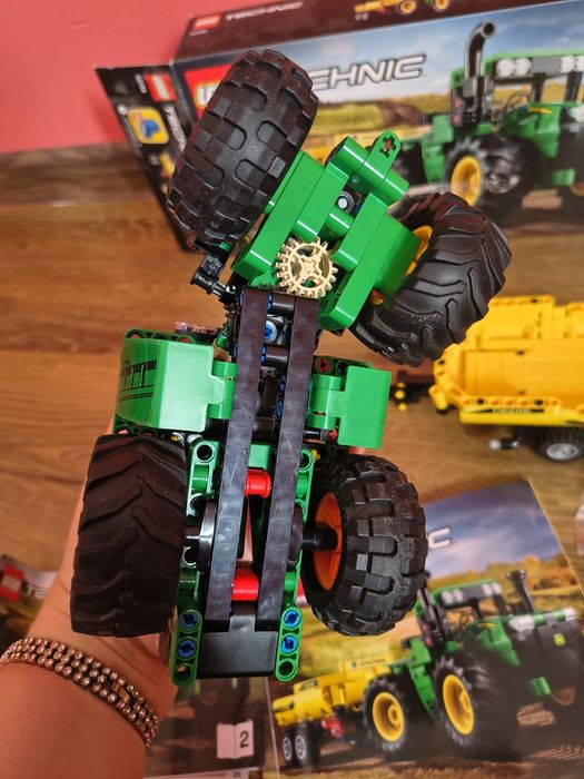 Klocki LEGO Technic 42136 Traktor John Deere 9620R 4WD