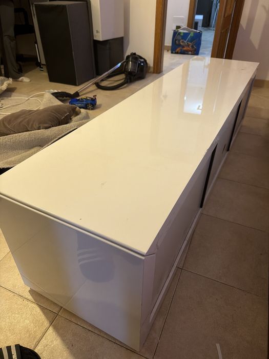 Movel para TV inteiro