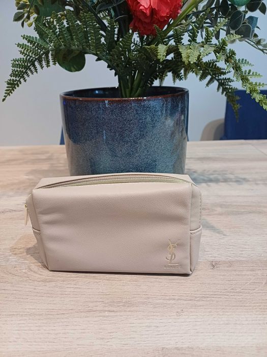 Bolsa de maquiagem Yves Saint Laurent