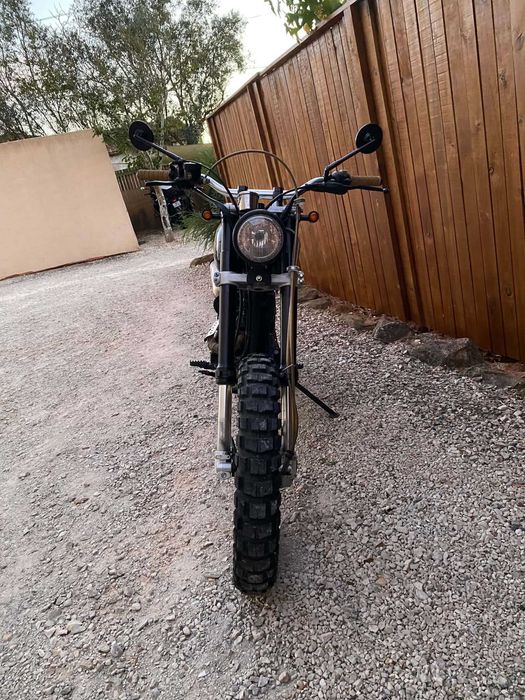 Moto Bullit - Bluroc Hero 125