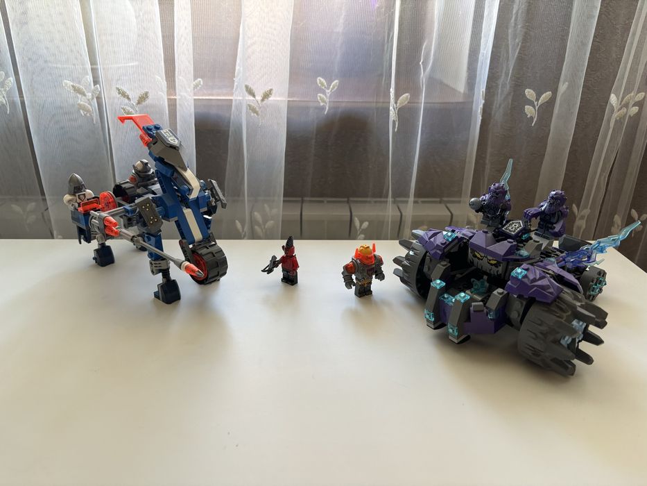 Lego Nexo Knights 70350 і 70312