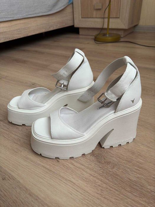 Босоніжки WINDSOR SMITH, 38 розмір