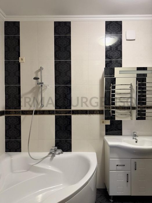 Продаж 5к квартири 122 кв. м /  вул. Богомольця, ЖК Сакура