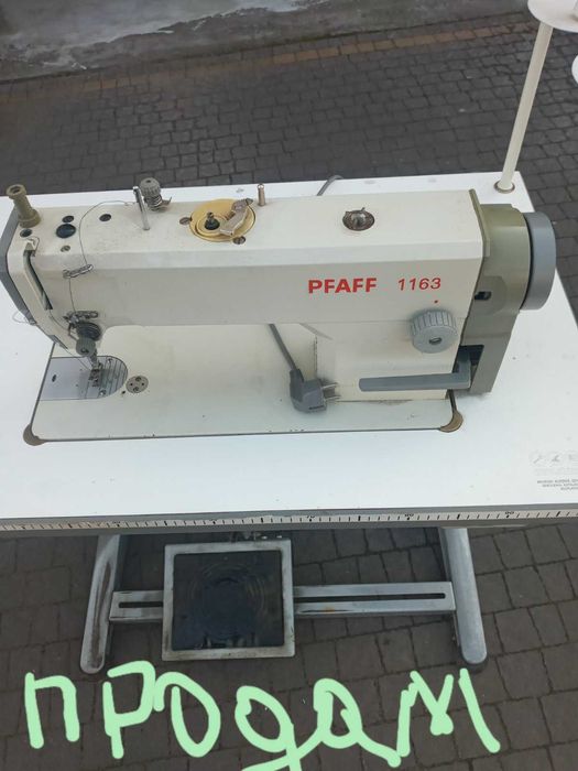 Професійна швейна машинка   
 praff 1163