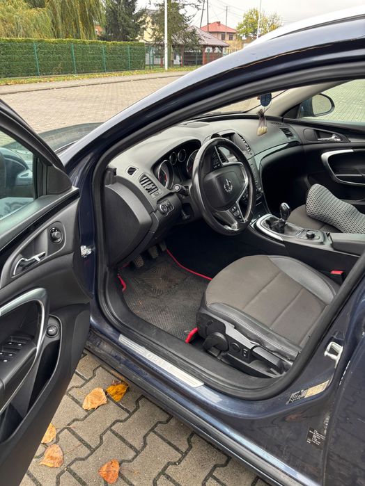 Opel Insignia 2.0 cdti, hak.