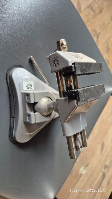 поворотні тиски.лещата