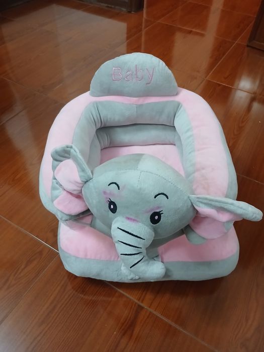 Vendo carrinho e ovo ,para menina outros acessórios.