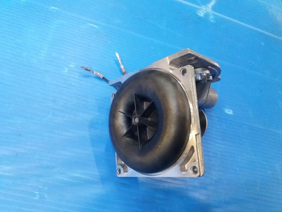 Нагнетатель воздуха Eberspaecher Hydronic .