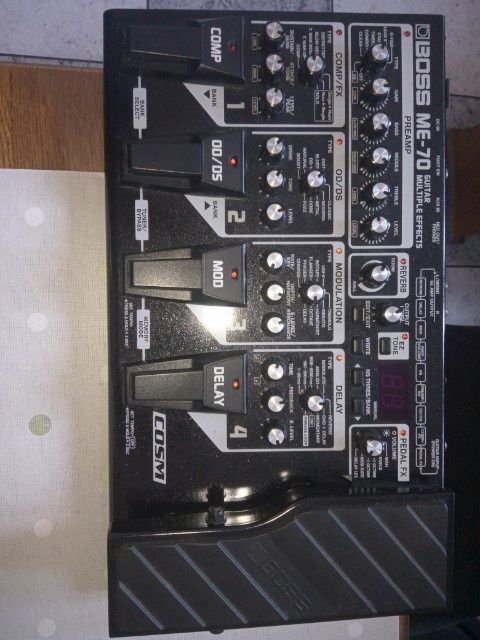 BOSS ME-70 ケース付き BOSS ME-70 マルチエフェクターとエフェクターケース Amazon
