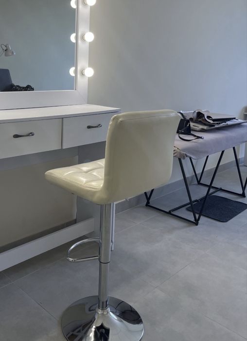 Стільчик барний