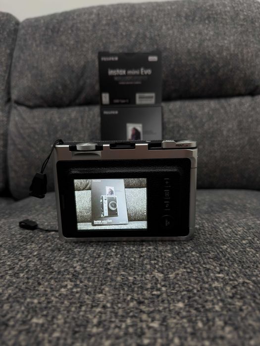 Fujifilm Instax Mini Evo (Como Nova) + 8 Fotos de Oferta!