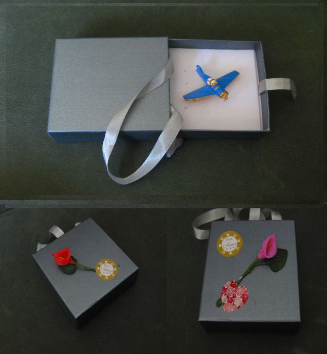 Alfinete / Broche/ Pregadeira Avião NOVO