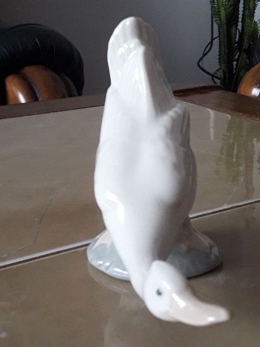 Porcelanowa gąska Nao Lladro Hiszpania.
