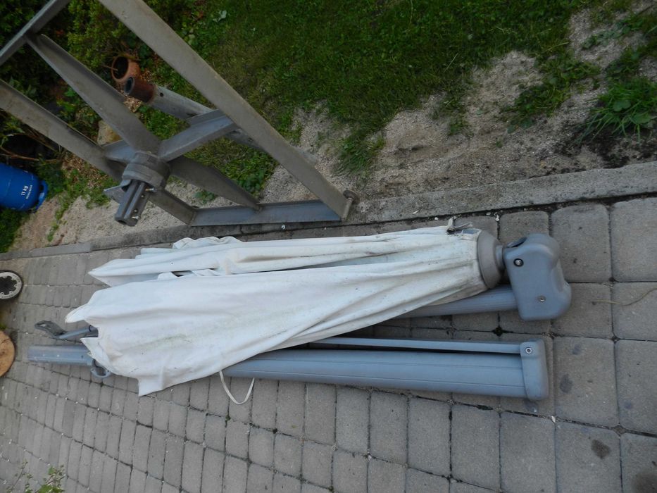 Parasol ogrodowy Glatz z podstawą