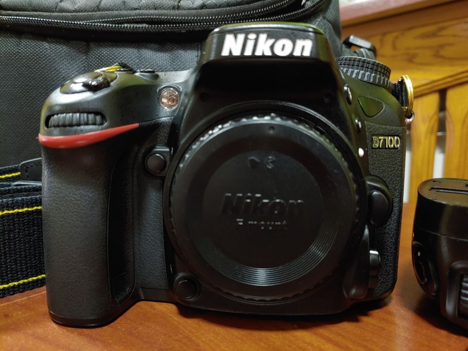Продам тушку Nikon d7100