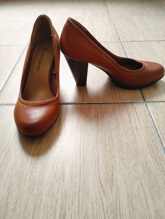 Nowe buty damskie Clara Barson, rozmiar 35