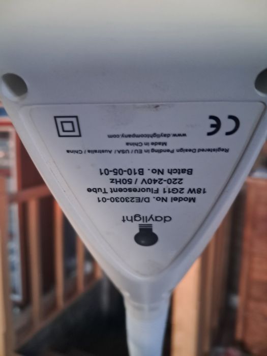 Lampa kosmetyczna stojaca