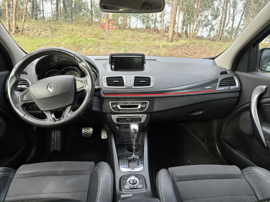 Automática , GTline, Diesel com   183mil km com distribuição trocada .