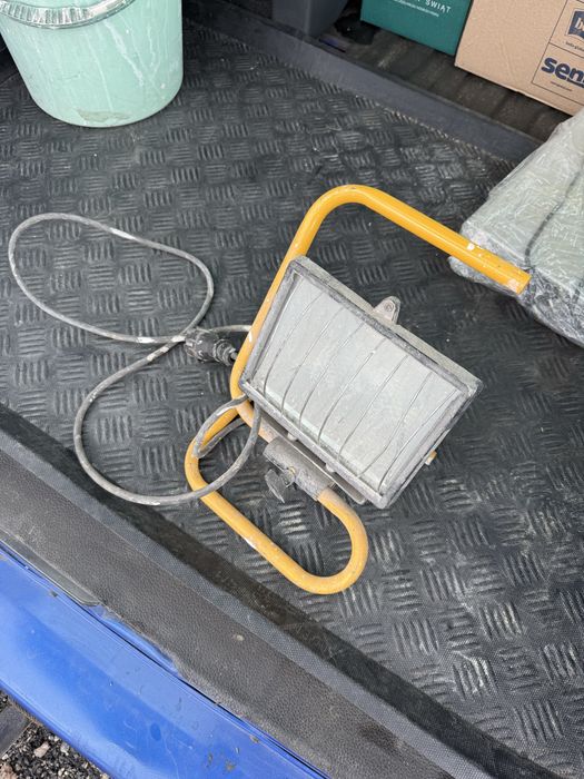 Halogen 500W sprawny