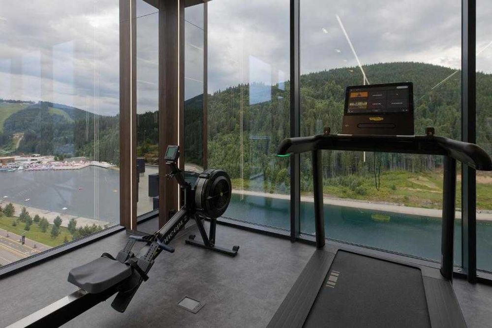 Статусна нерухомість у центрі Буковелю - готель GLACIER PREMIUM APARTMENTS. Вихід на спуск 14
