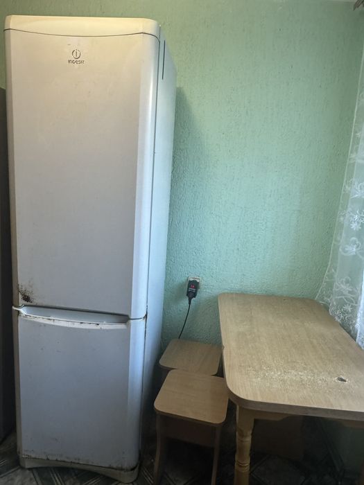 Продам б/у холодильник
