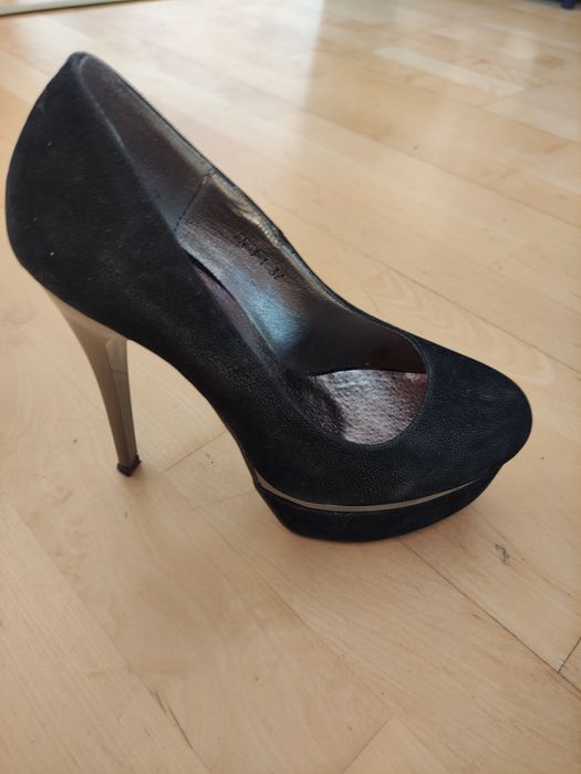 Szpilki piękne czarne na platformie nr 37