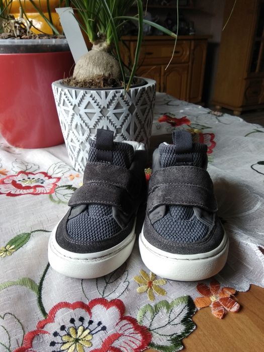 Sprzedam adidasy buciki  wiosna, jesień Zara rozmiar 24