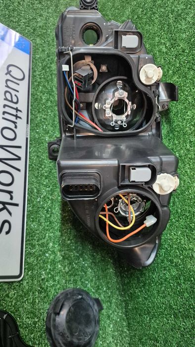 Otica Farol Direito Seat Leon 1P 2009 a 2012 445-1125R-LDEM2 NOVO