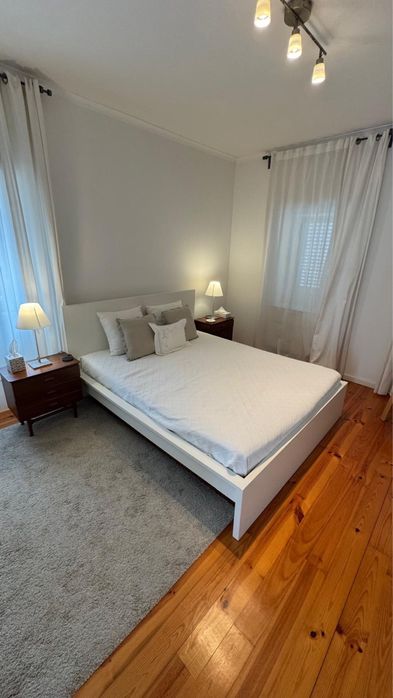 Cama Ikea e colchao