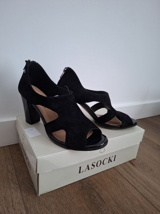 Nowe sandały na słupku Lasocki 37