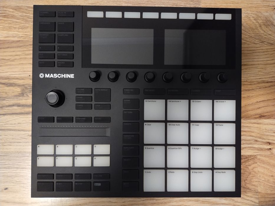 Native Instruments Maschine MK3 + Komplete 13 Ultimate