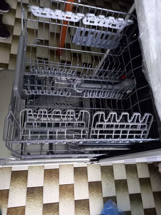 Máquina lavar loiça Electrolux