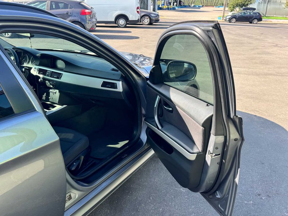BMW 320d E91 — 2012