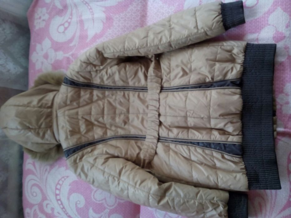 Куртка на дівчинку підлітка пізня осінь з капішоном