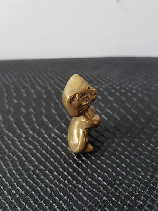 Vintage Mały antyczny mosiężny kot kotek waga 0,069kg