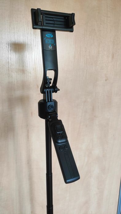 Selfie Stick Śledzenie twarzy Quadrapod C17 AI Gimbal  360°