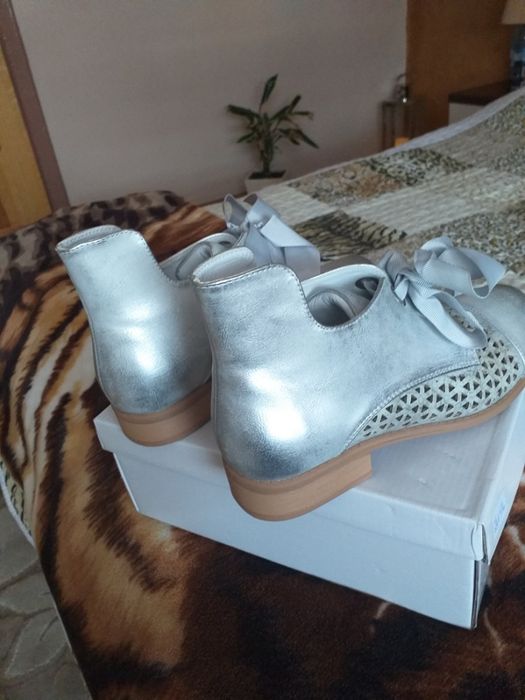 buty srebrne nowe