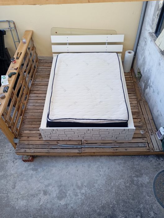 Cama com colchão