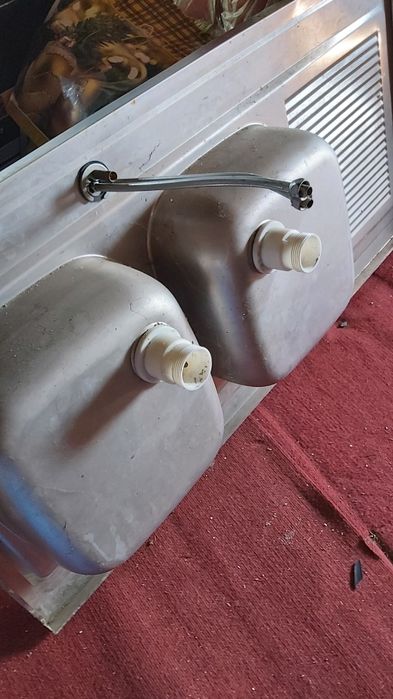 Zlewozmywak dwukomorowy, ociekacz i bateria