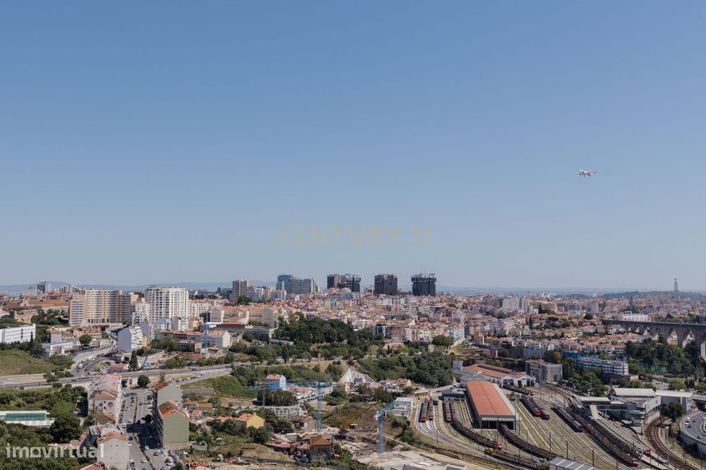 Penthouse com Vista Panorâmica sobre Lisboa e Monsanto | Campolide