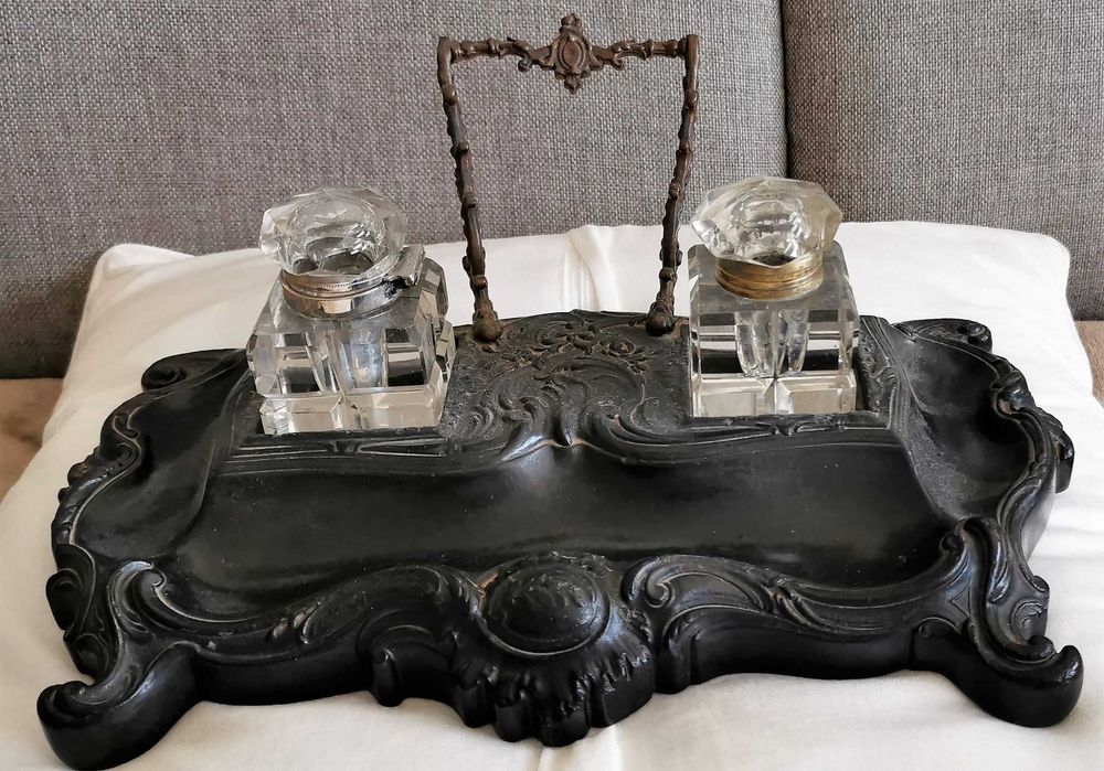 Tinteiro antigo em Ébano e depósitos em Cristal