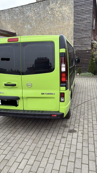 Opel Vivaro 1.6 Biturbo  pełna osobówka