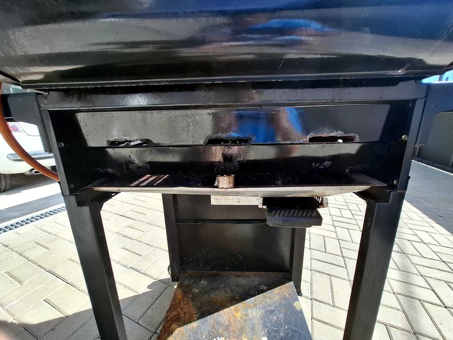 Barbecue a gas a  funcionar