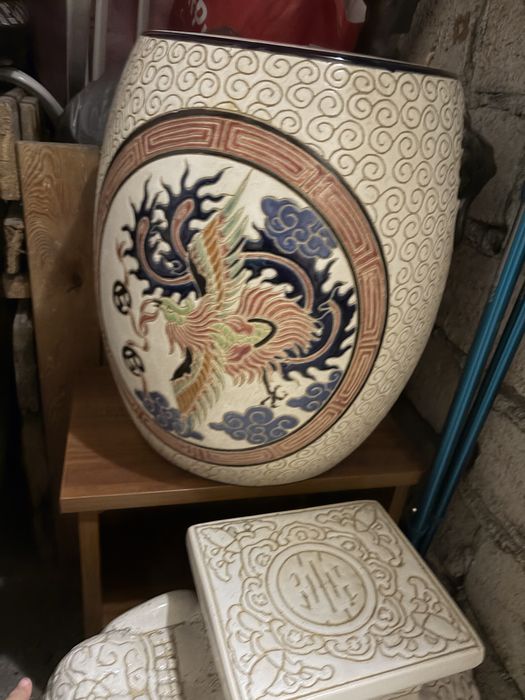 Stolik porcelanowy