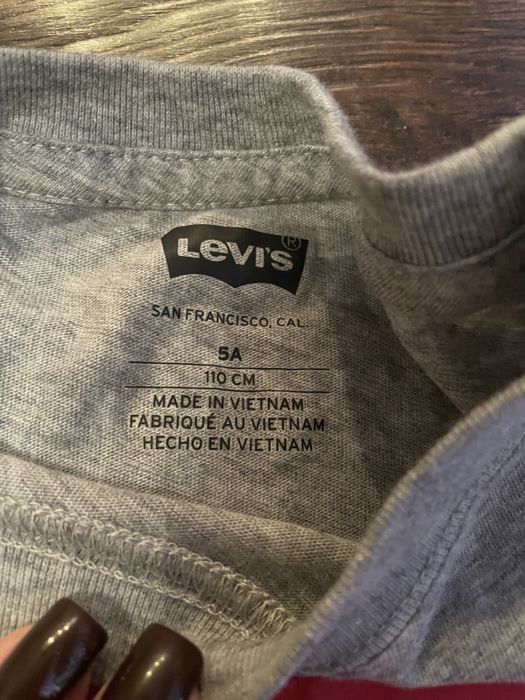 Лонгслів Levi’s оригінал 5 років